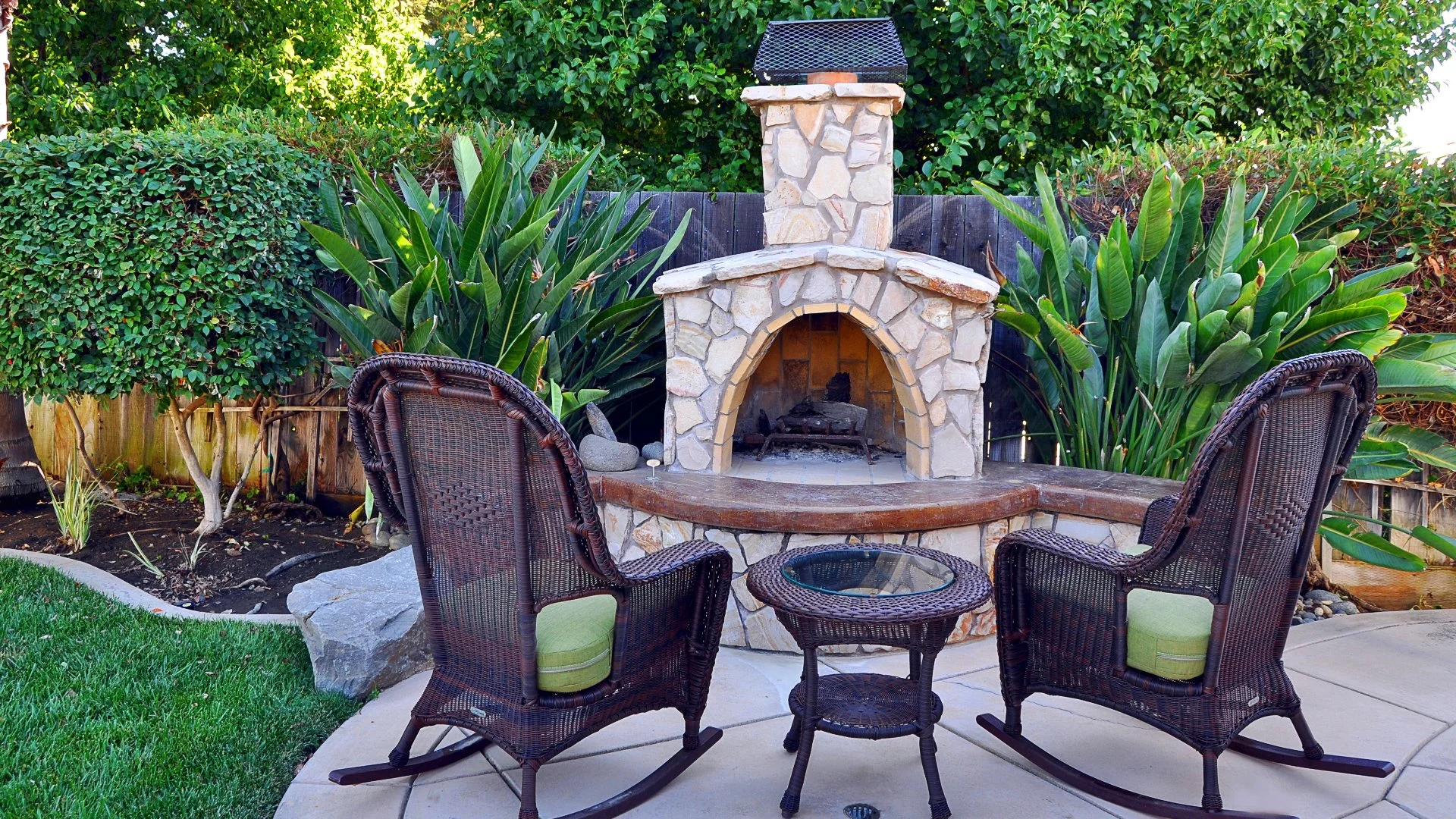 Should You Install a Fire Pit or an Outdoor Fireplace?